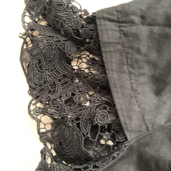 ALC black lace v shirt sleeve top XS S 2 - Picture 3 of 4